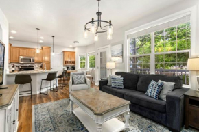 Fabulous Family-Friendly Retreat by Windsor Lake!